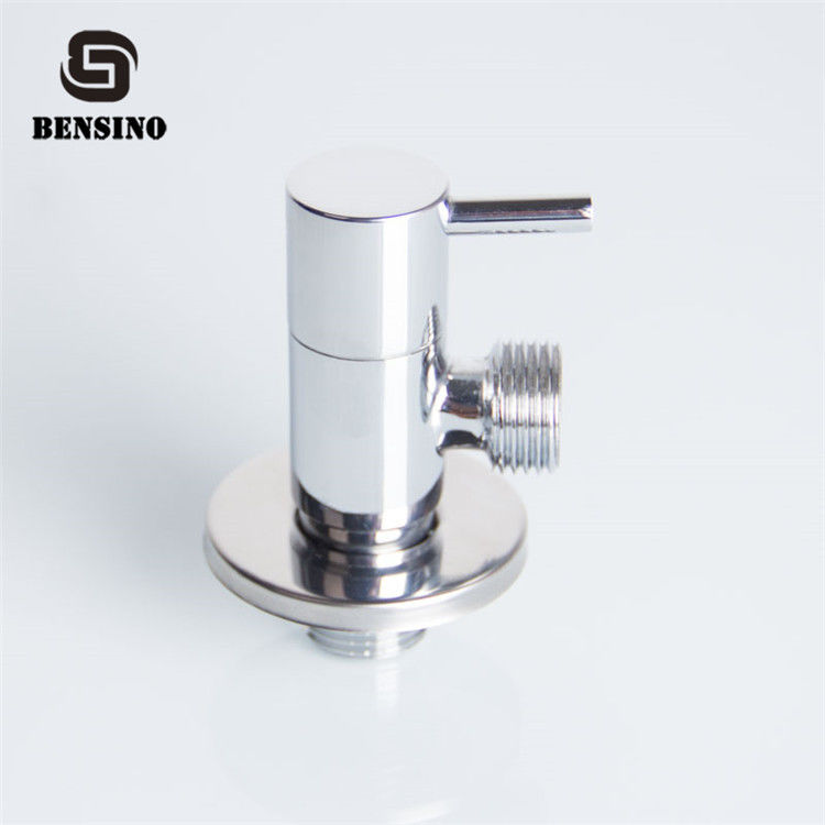 1/2 Inch 0.5Mpa Brass Angle Valve Chrome Plated Surface